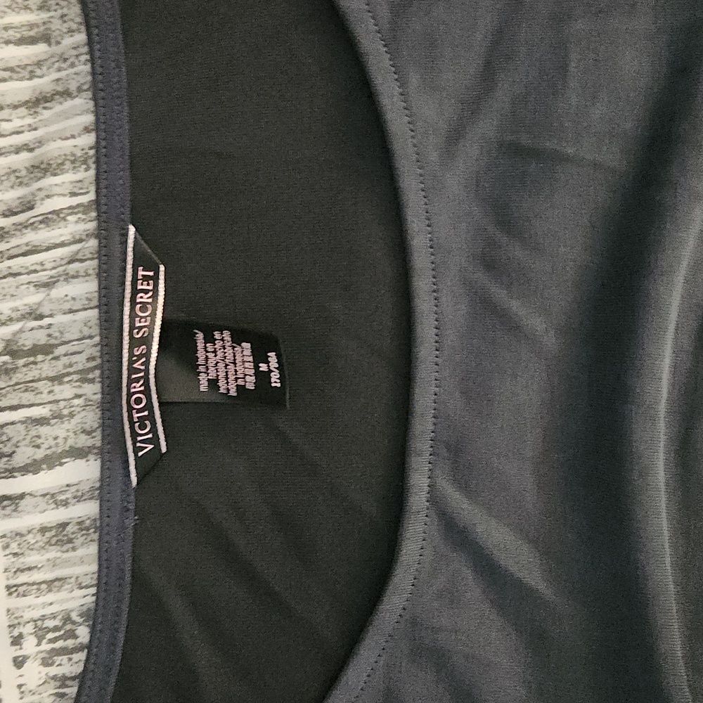 Victoria Secret Cropped Top - Picture 2 of 7